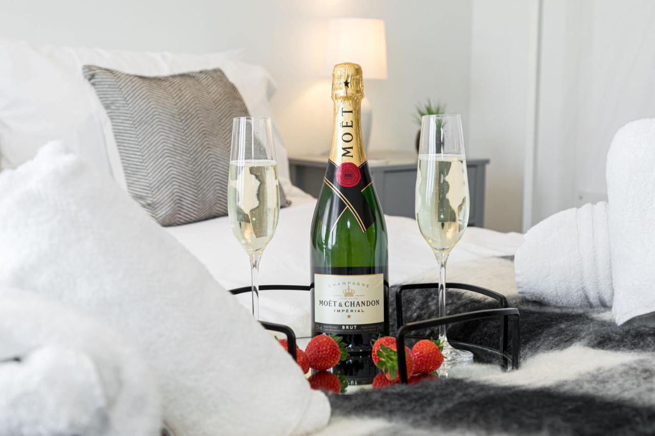 Ocean Breeze - 1 Minute From The Beach - 10 Minute From Bic - Fast Wi-Fi - Smart Tv Bournemouth Eksteriør billede